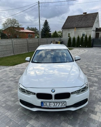 BMW Seria 3 cena 62900 przebieg: 167000, rok produkcji 2015 z Legnica małe 352